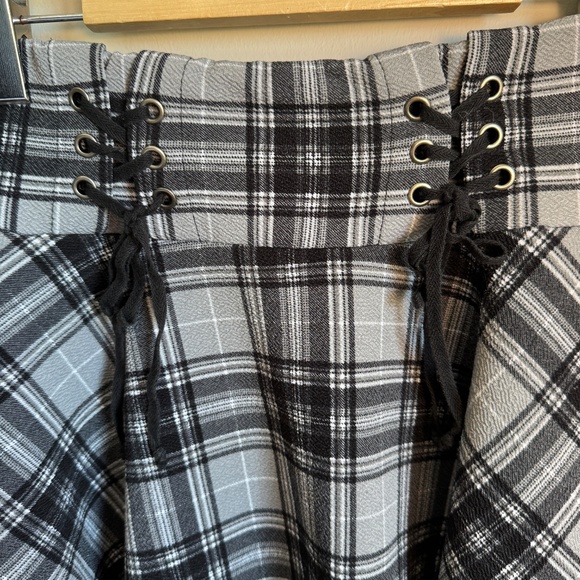 Midnight Hour Plaid Schoolgirl Lace-up Skirt Gray/Black Small Preppy Gothic - Picture 5 of 14